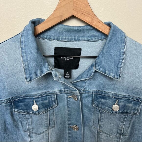Nine West Sarah Jean Button Down Jacket Light Wash Raw Hem Size Large - Picture 3 of 10